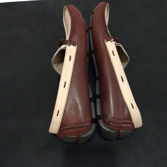 Prada Two Tone Leather Loafers - Picture 5 of 9